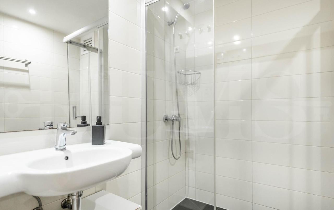 Ferienwohnung Modern Gem In Heart Of Malaga, Near Sights Rems Exterior foto